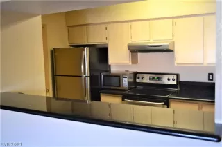 Photo #4: 2332872 Listing 