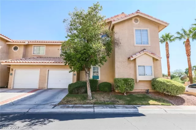 MLS: 2332883 Condo For Sale