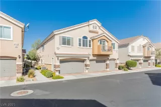 Photo #3: 2332890 Listing