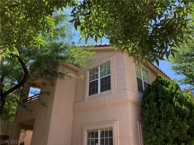 MLS: 2332893 Condo For Sale