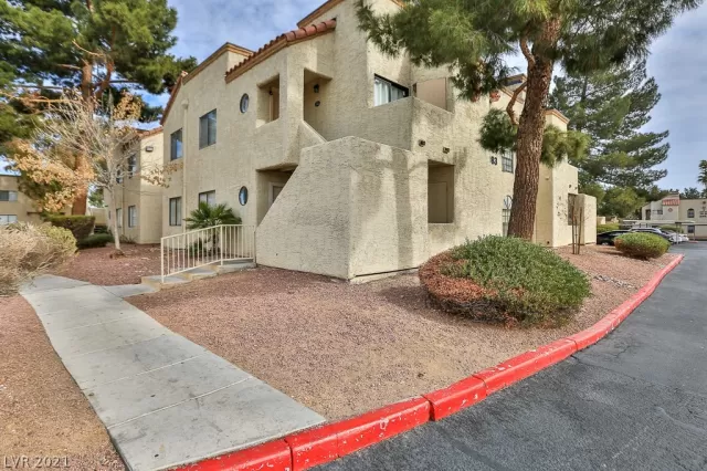 MLS: 2332908 Condo For Sale