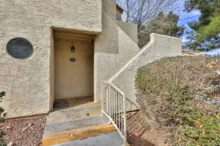 Photo #2: 2332908 Listing 