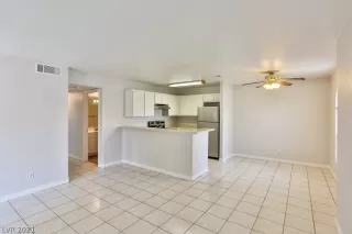 Photo #4: 2332908 Listing 