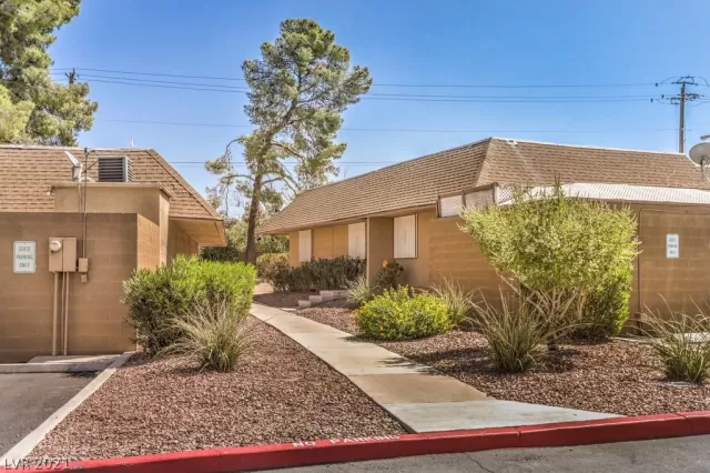 MLS: 2332915 Condo For Sale