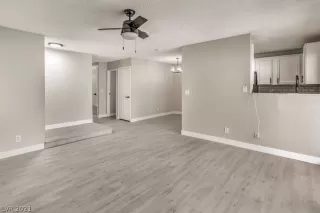 Photo #6: 2332915 Listing