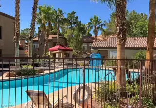 Photo #1: 2332917 Listing 