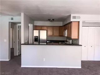 Photo #3: 2332917 Listing 