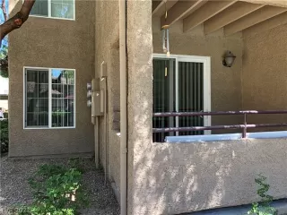 Photo #6: 2332917 Listing 