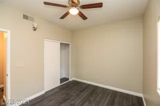 Photo #6: 2332921 Listing