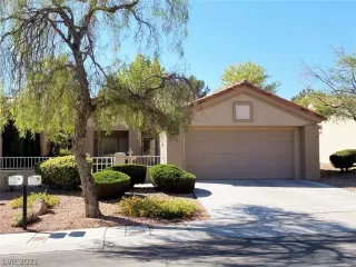 Photo #1: 2332925 Listing 