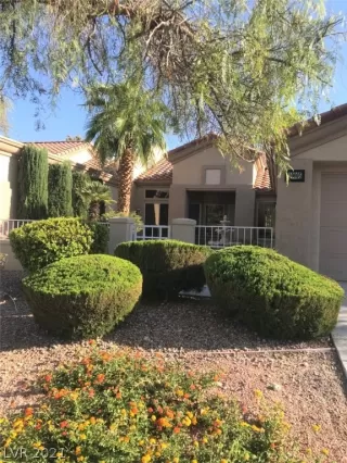 Photo #4: 2332925 Listing 