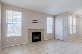 Photo #2: 2332933 Listing 