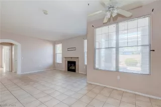 Photo #4: 2332933 Listing 