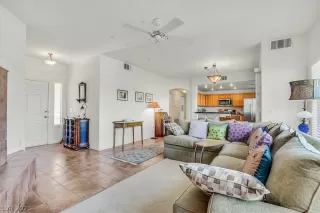 Photo #2: 2332934 Listing