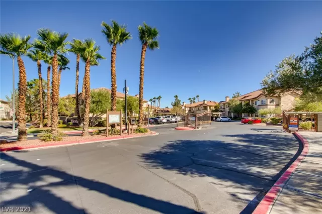 MLS: 2332939 Condo For Sale