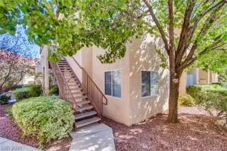 Photo #2: 2332939 Listing