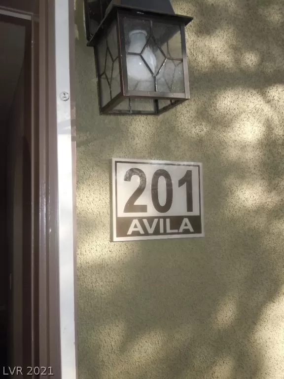 MLS: 2332941 Condo For Sale