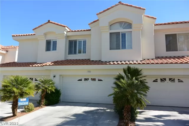 MLS: 2332966 Condo For Sale