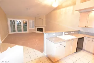 Photo #3: 2332966 Listing