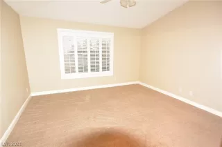 Photo #5: 2332966 Listing