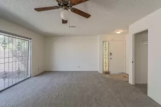 Photo #4: 2332976 Listing