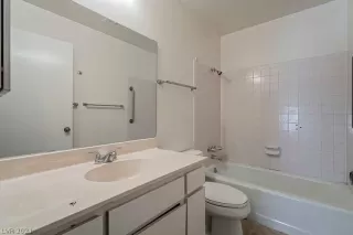 Photo #5: 2332976 Listing