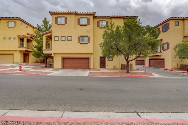 MLS: 2332982 Condo For Sale