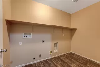 Photo #4: 2332982 Listing 