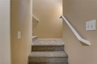 Photo #5: 2332982 Listing 