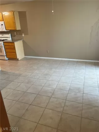 Photo #3: 2333012 Listing 