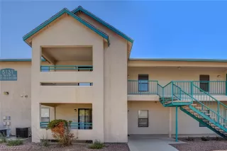 Photo #1: 2333032 Listing 