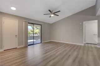 Photo #4: 2333032 Listing 