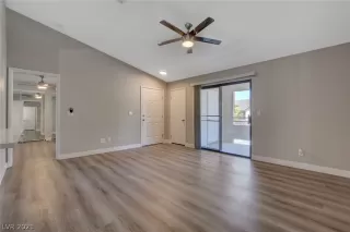 Photo #5: 2333032 Listing 