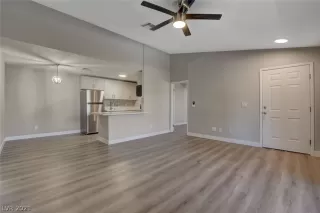 Photo #6: 2333032 Listing 