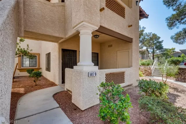 MLS: 2333058 Condo For Sale