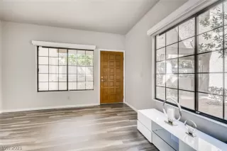 Photo #1: 2333058 Listing