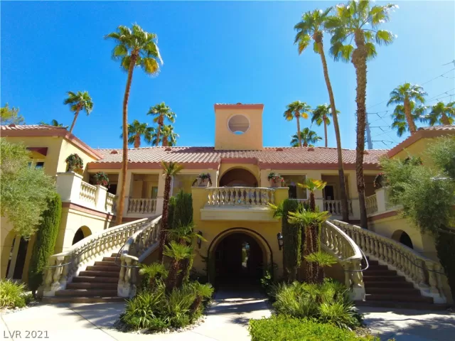 MLS: 2333090 Condo For Sale