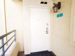 Photo #6: 2333090 Listing