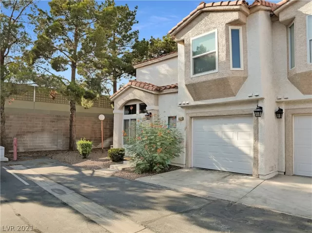 MLS: 2333123 Condo For Sale