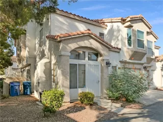 Photo #1: 2333123 Listing 