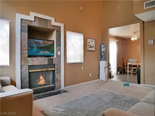 Photo #5: 2333123 Listing 