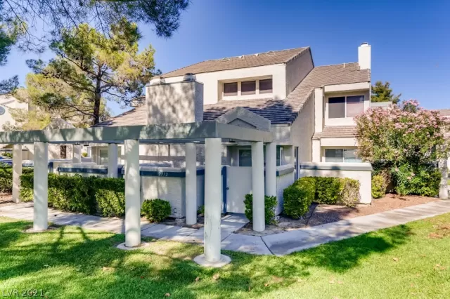 MLS: 2333132 Condo For Sale