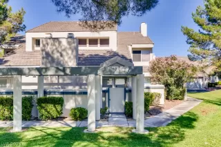 Photo #1: 2333132 Listing