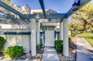 Photo #3: 2333132 Listing