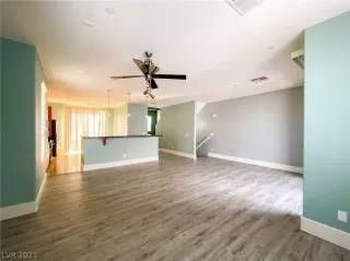 Photo #3: 2333152 Listing 