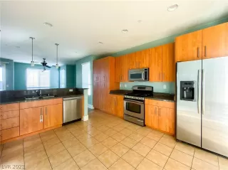 Photo #5: 2333152 Listing 