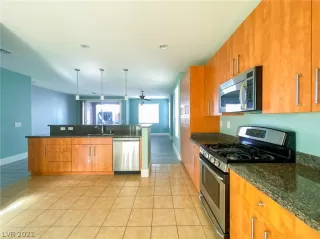 Photo #6: 2333152 Listing 