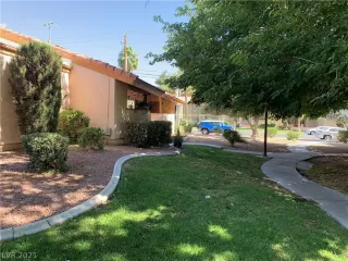 Photo #2: 2333154 Listing