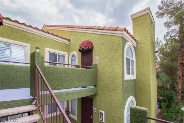 MLS: 2333160 Condo For Sale