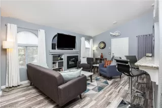 Photo #2: 2333160 Listing